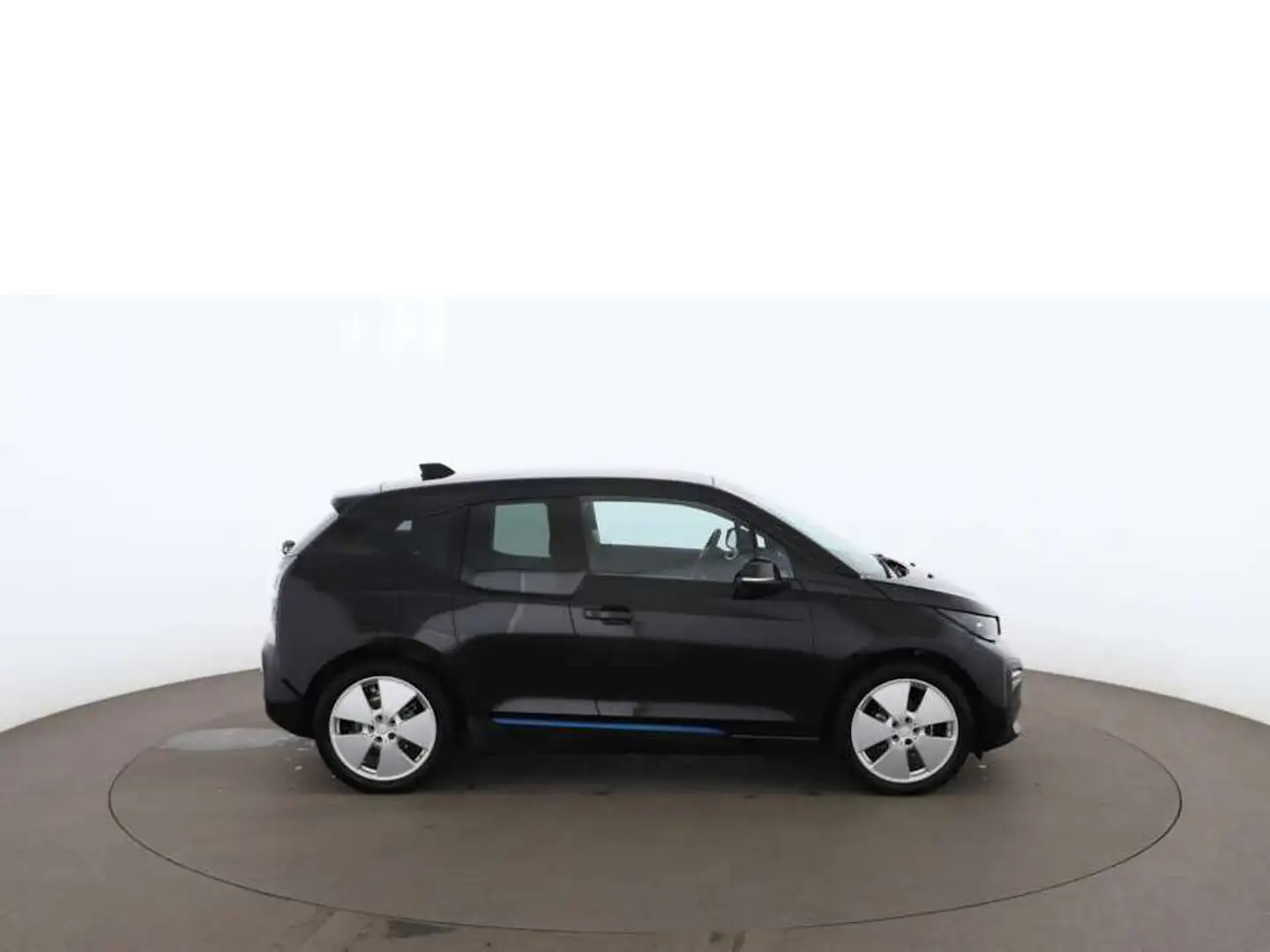 BMW i3 120Ah Aut LED WAERMEPUMPE NAVI SITZHZG R-CAM Schwarz - 2