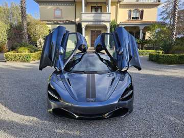 McLaren 720S Performance Iva Esposta
