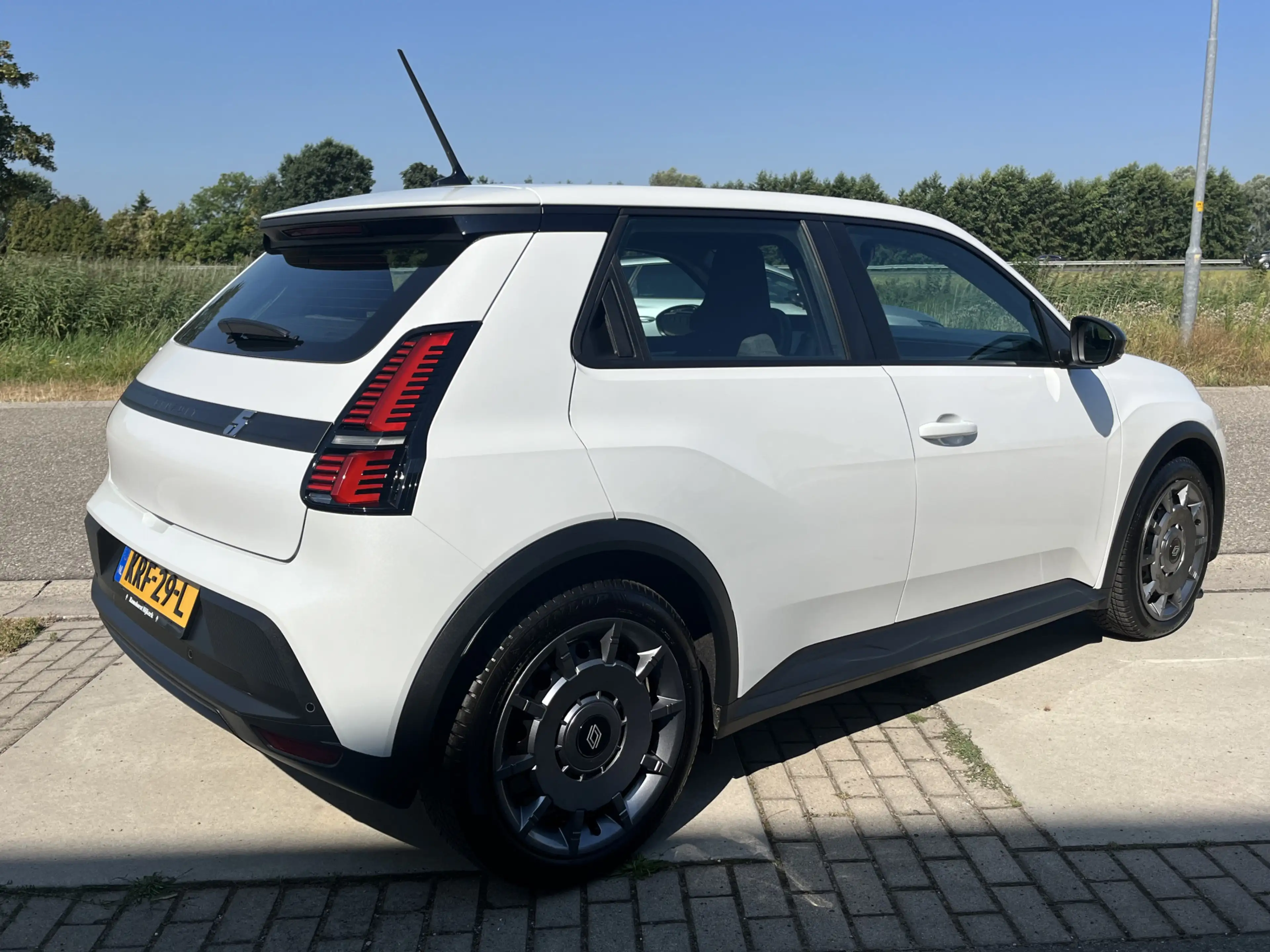 Renault R 5 urban range evolution 40 kWh — photo 2