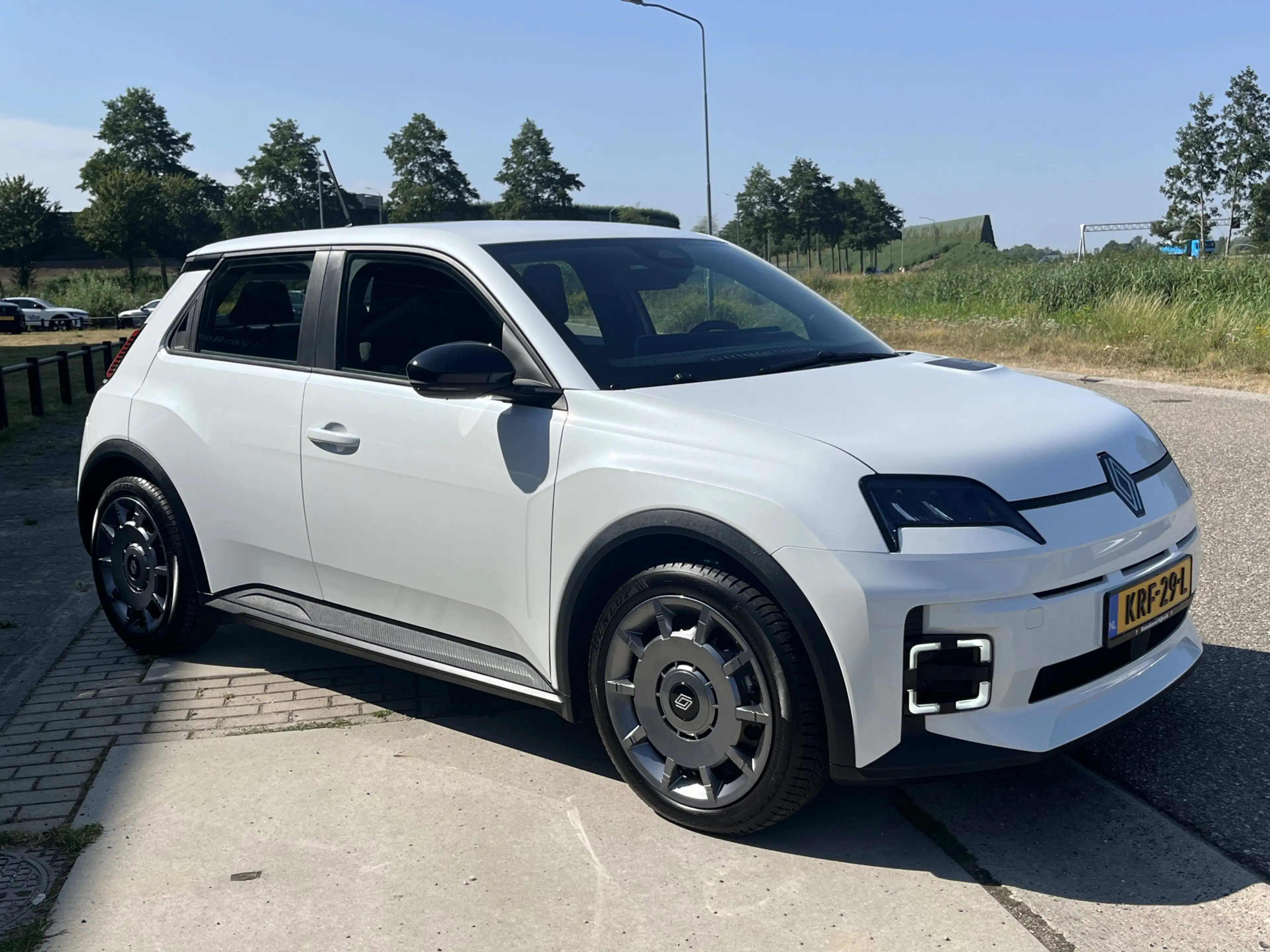 Renault R 5 urban range evolution 40 kWh — photo 5