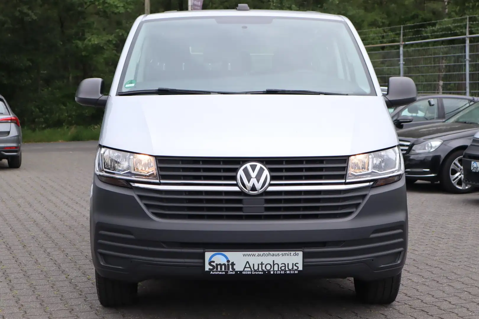 Volkswagen T6.1 Kombi T6.1 Transporter Kombi LANG 9-Sitze/ APP/ DAB Silber - 2