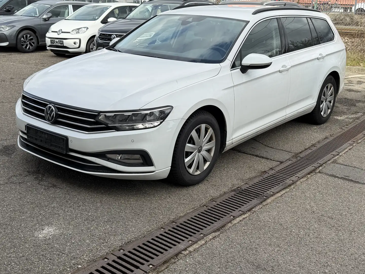 Volkswagen Passat Variant 2.0 TDI Business*DSG*Kamera*Navi*1-Hand Weiß - 2