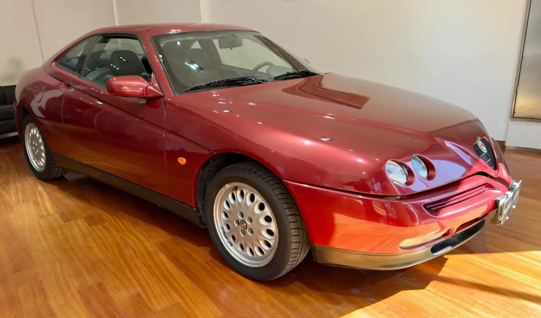 Alfa Romeo GTV 2.0i 16V Twin Spark cat Rood - 1