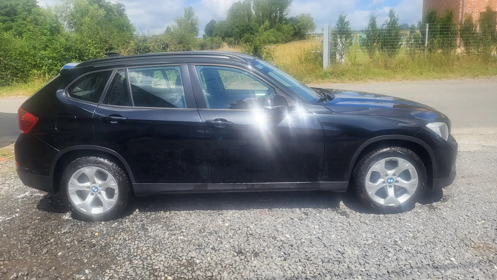 BMW X1 X1 2.0 d sDrive16 Zwart - 2