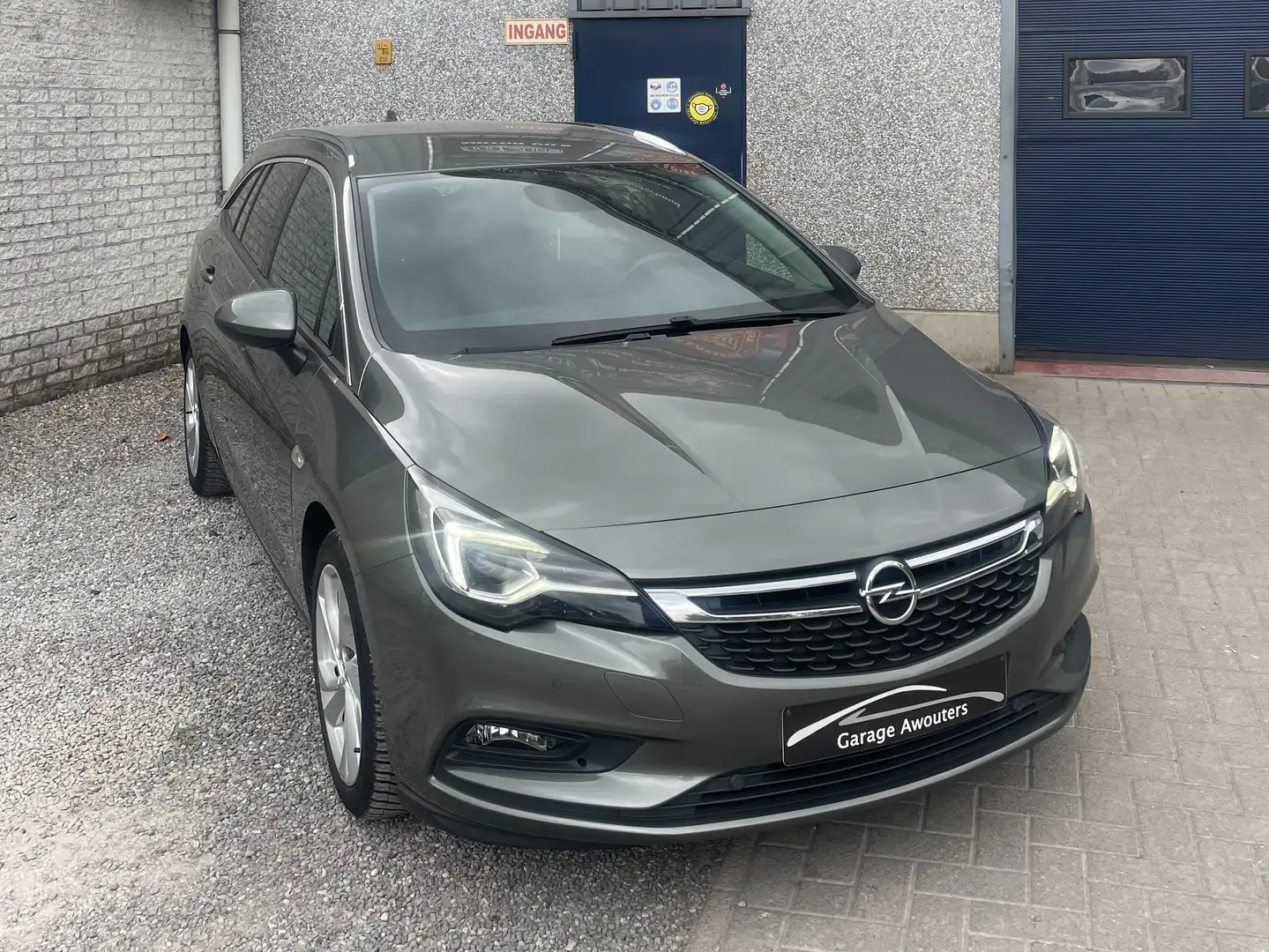 Opel Astra Sports Tourer 1.6 CDTi Dynamic Start/Stop Zilver - 2