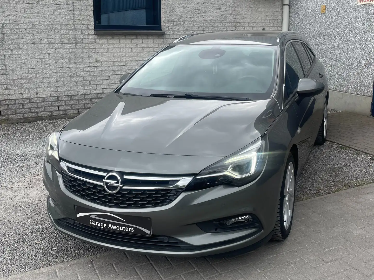 Opel Astra Sports Tourer 1.6 CDTi Dynamic Start/Stop Zilver - 1