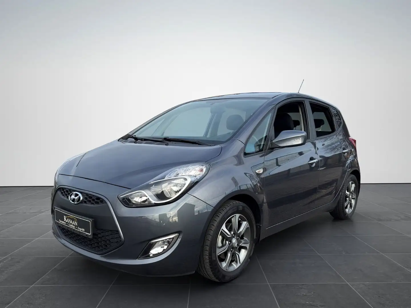 Hyundai iX20 1.6 Trend Automatik*PDC*Sitzheiz.+Lenkradhz Grau - 2