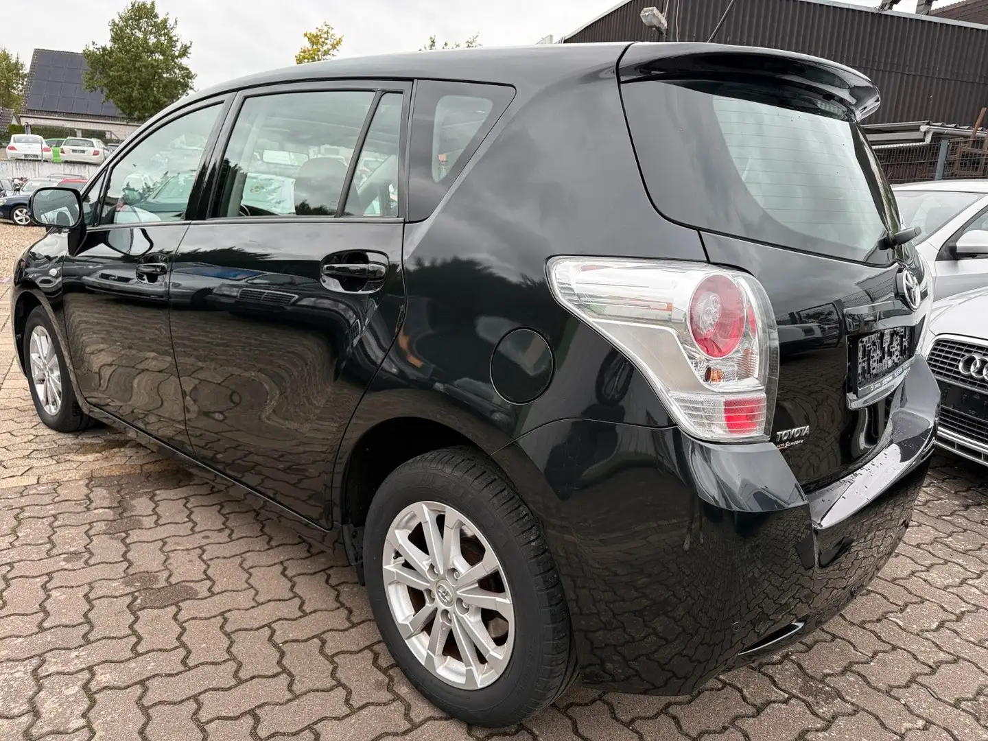 Toyota Verso 2.0l D-4D,Klima,Panorama,7-Sitze,Tüv:12/26 Noir - 2