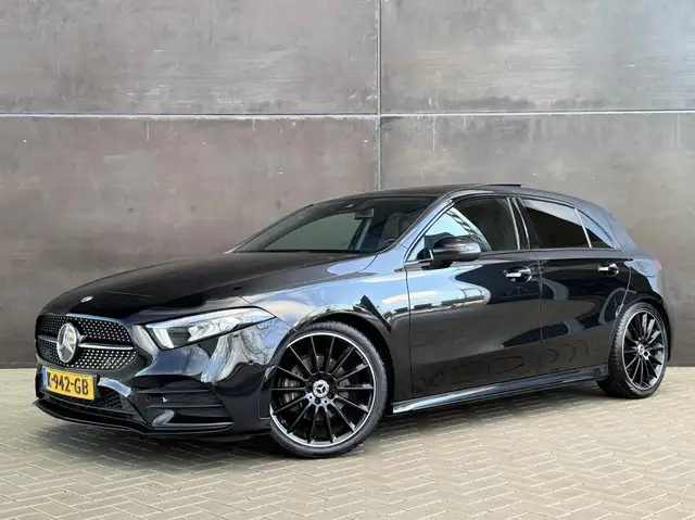 Mercedes-Benz A 200 Premium Plus | AMG-pakket | Pano-dak | Widescreen
