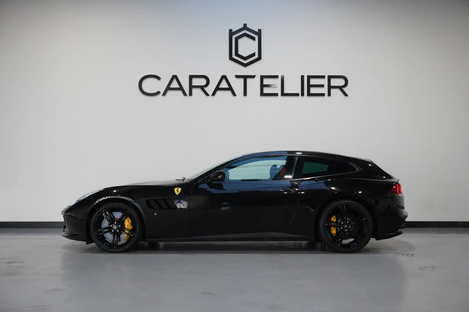 Ferrari GTC4 Lusso GTC4Lusso T 3.9 V8 / Ceramic Brakes / Carplay / Pa Schwarz - 2