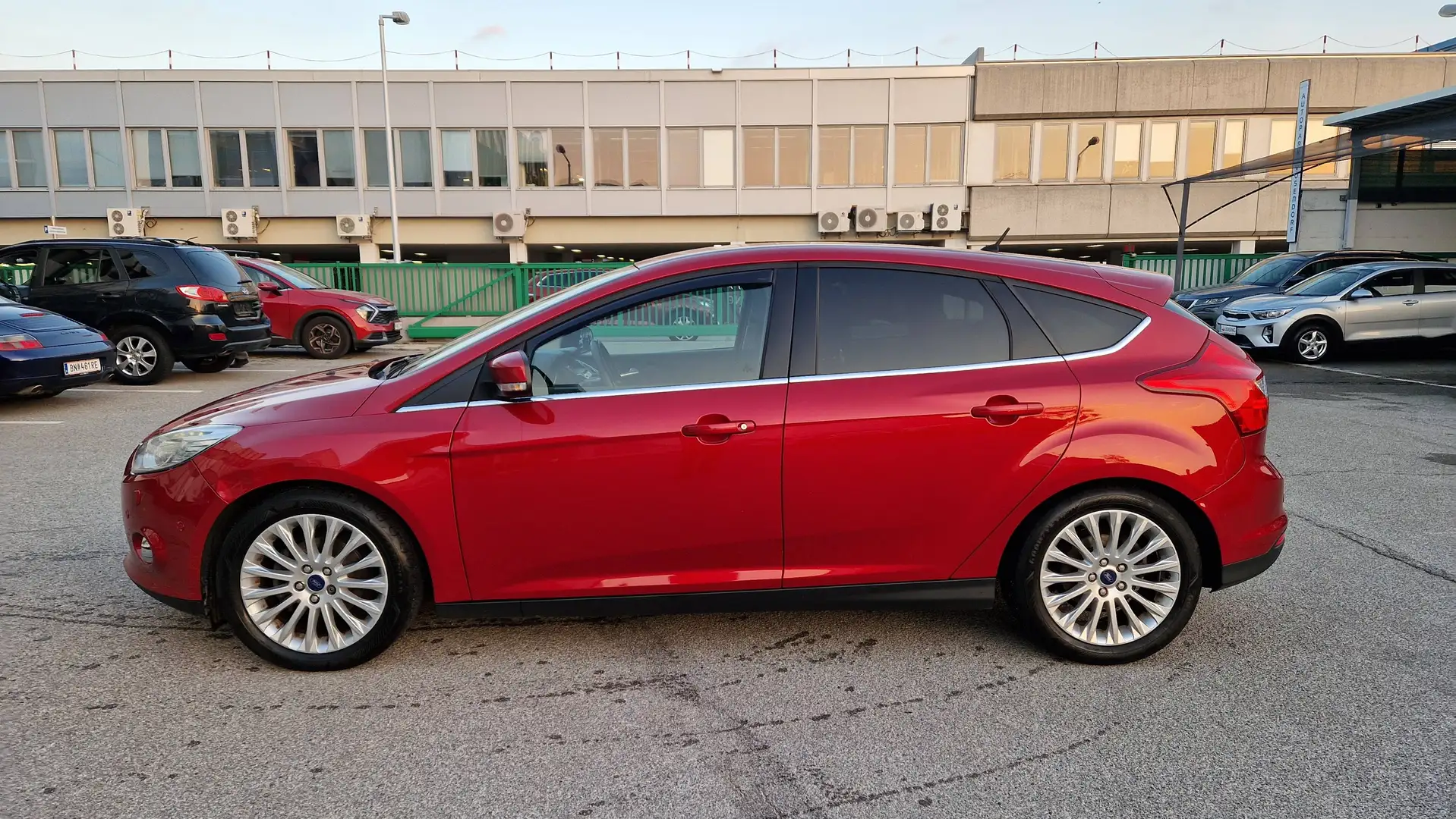 Ford Focus Titanium 1.0 EcoBoost Rot - 2