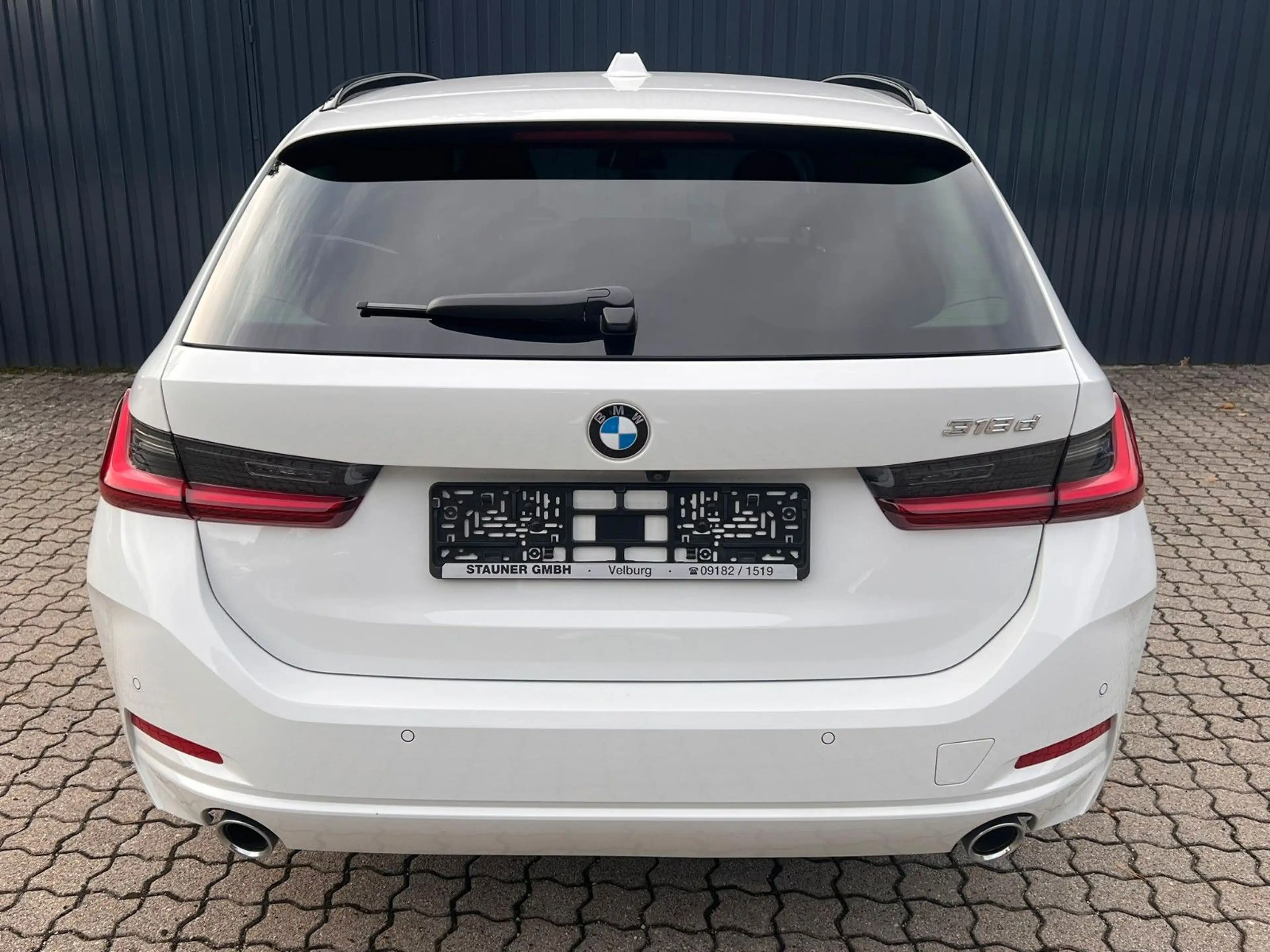 BMW 318 D Aut. Touring /HeadUp/360°Kam/getöntScheib — photo 9