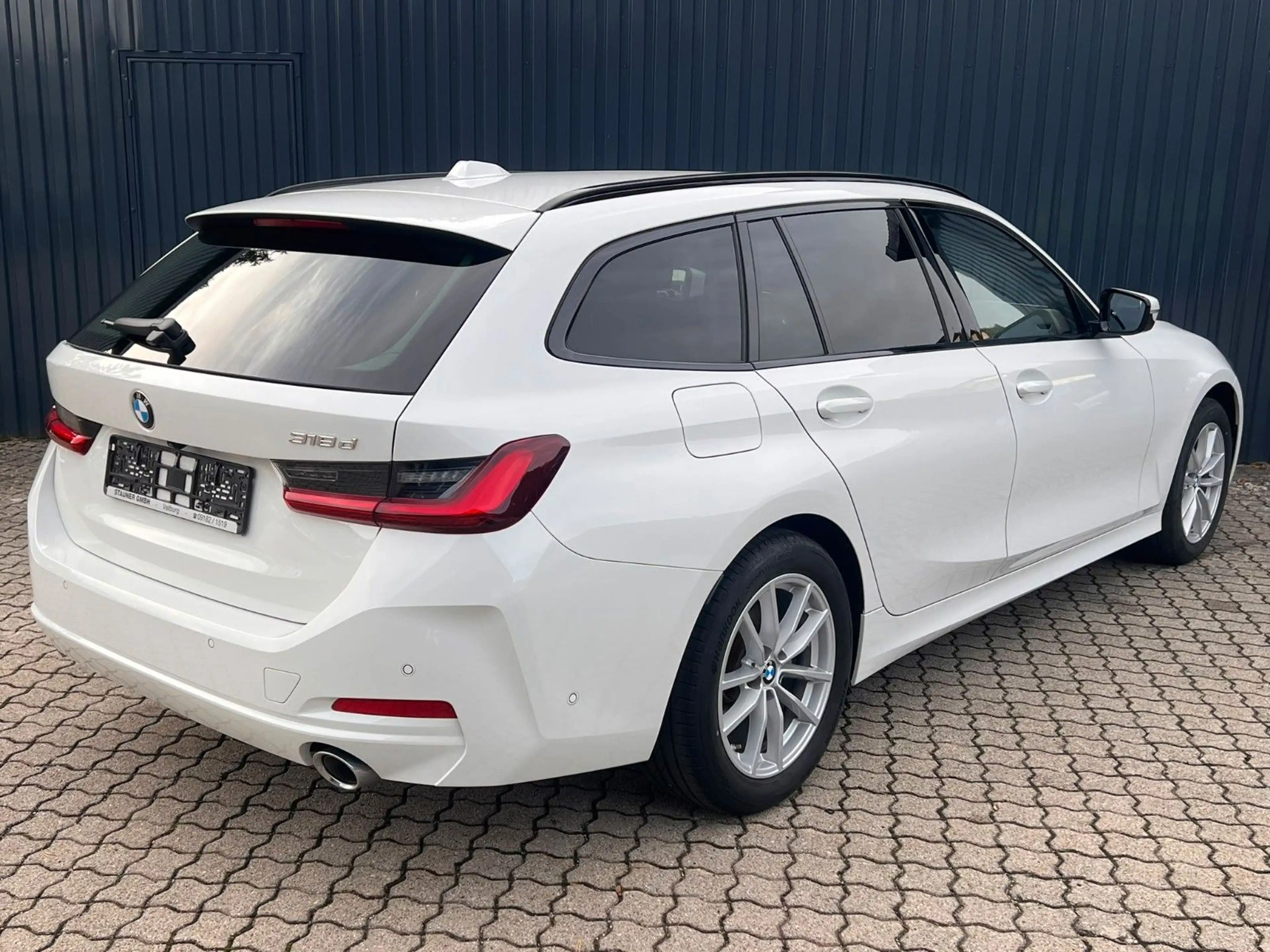 BMW 318 D Aut. Touring /HeadUp/360°Kam/getöntScheib — photo 10