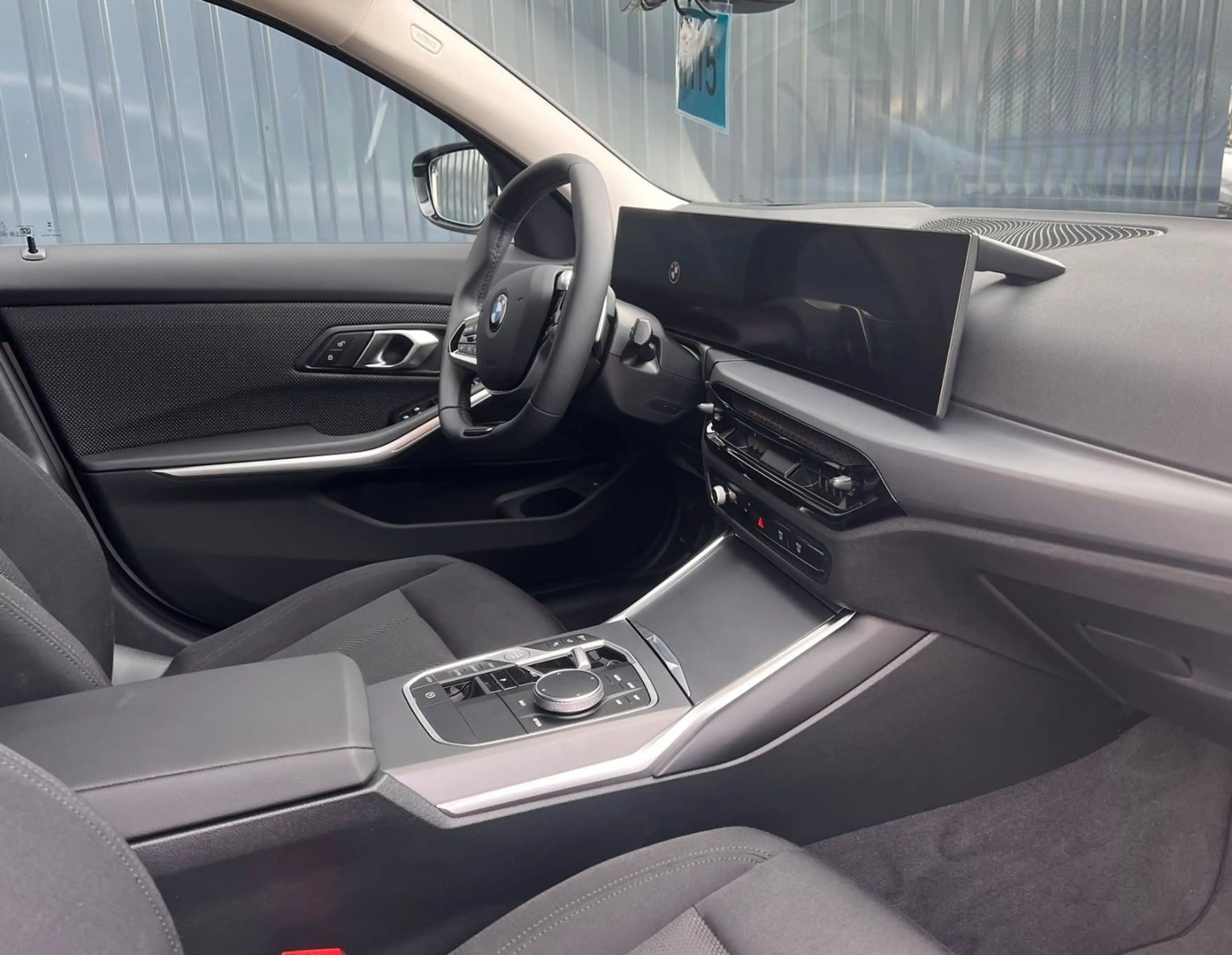 BMW 318 D Aut. Touring /HeadUp/360°Kam/getöntScheib — photo 12