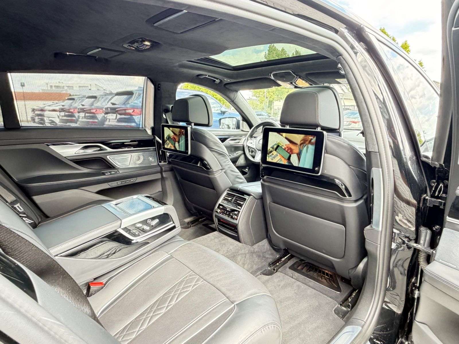 BMW 740