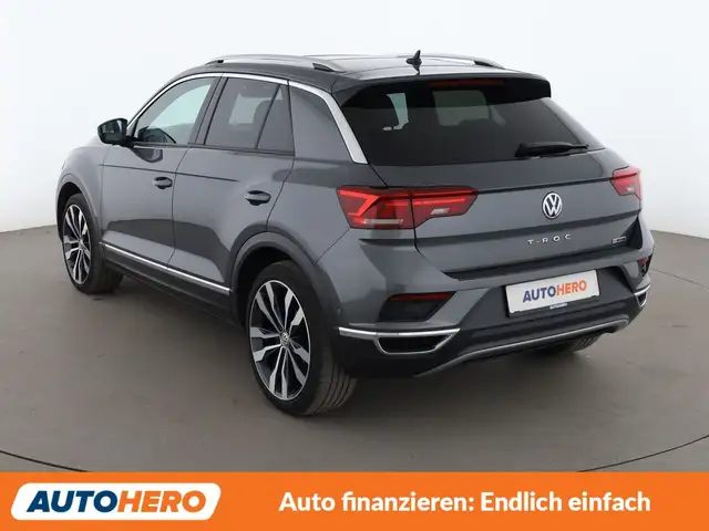 Volkswagen T-Roc view 4