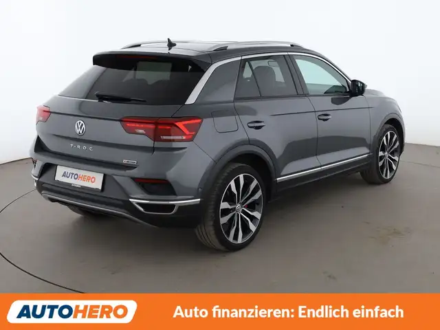 Volkswagen T-Roc view 6