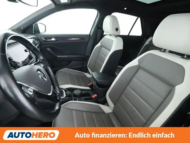 Volkswagen T-Roc view 10