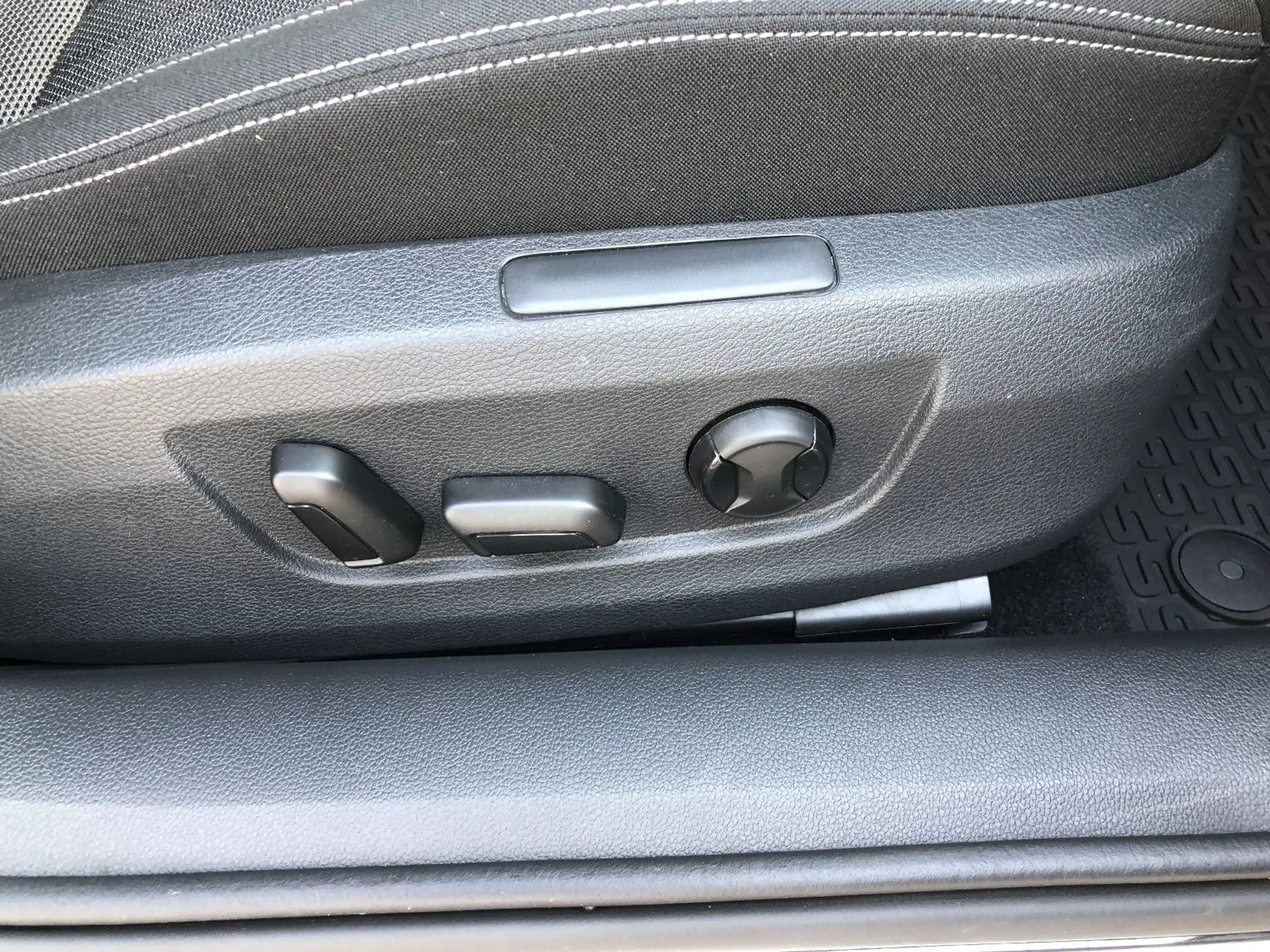 Skoda Superb Combi Style ALU,NAVI,KAMERA,PDC — photo 14