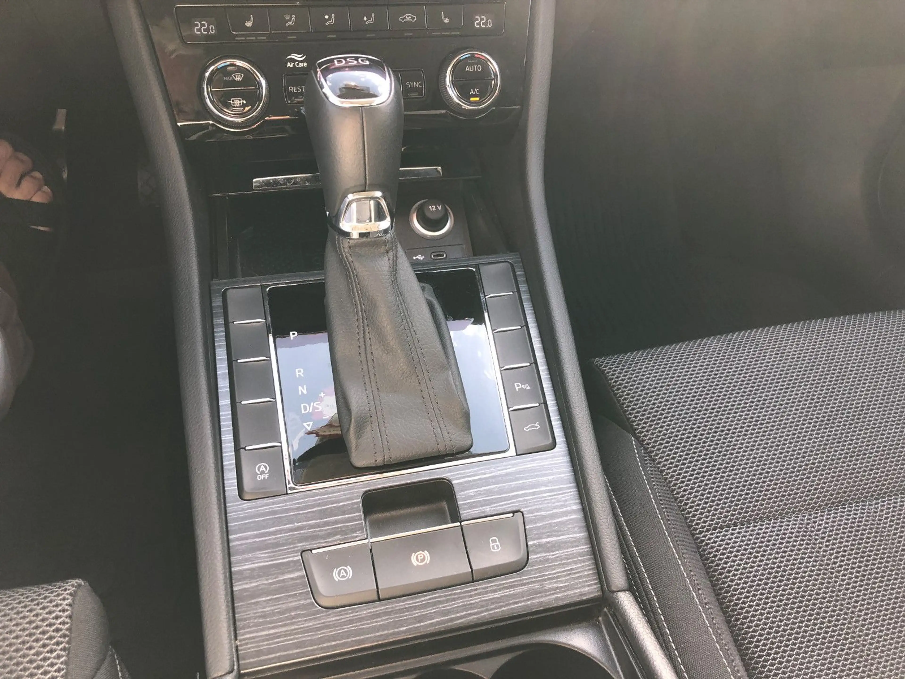 Skoda Superb Combi Style ALU,NAVI,KAMERA,PDC — photo 13