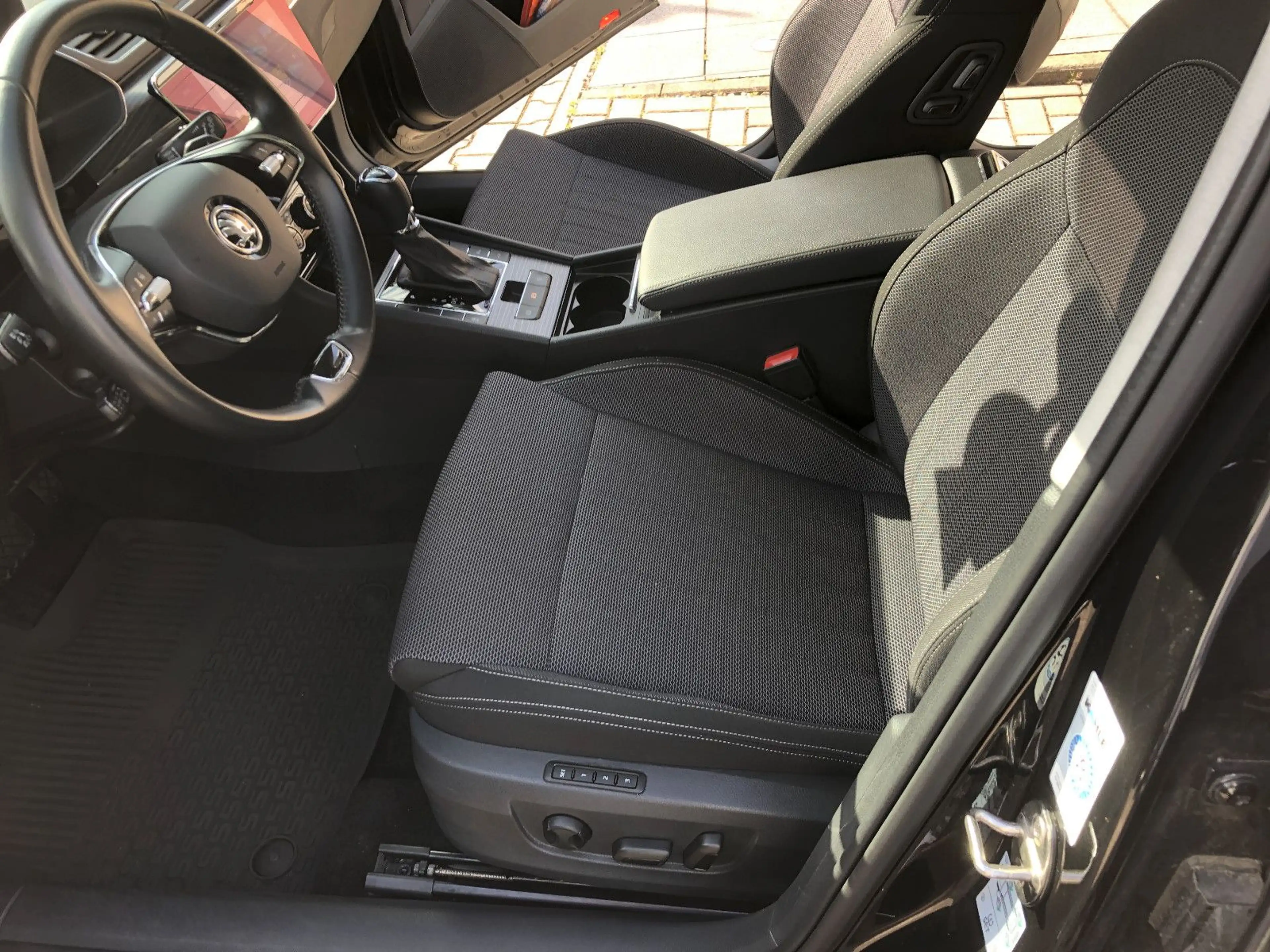 Skoda Superb Combi Style ALU,NAVI,KAMERA,PDC — photo 10