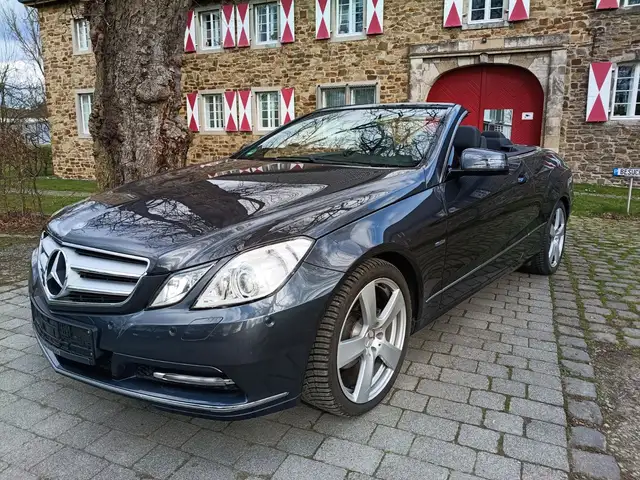 Mercedes-Benz E 250 Cabrio Leder,Navi,18",PDC,Xen,alle Service