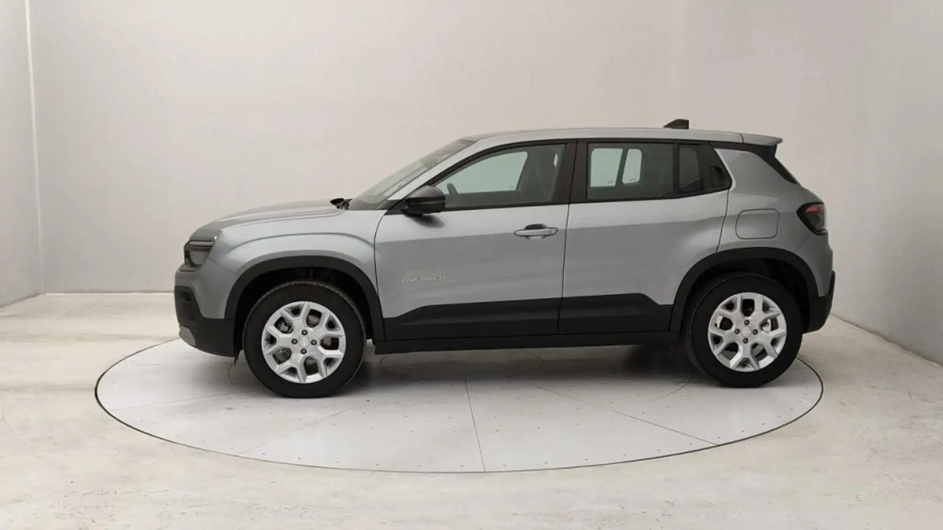 Jeep Avenger 1.2 t. e-hybr.mhev Altitude fwd 110cv edct6 Gris - 2