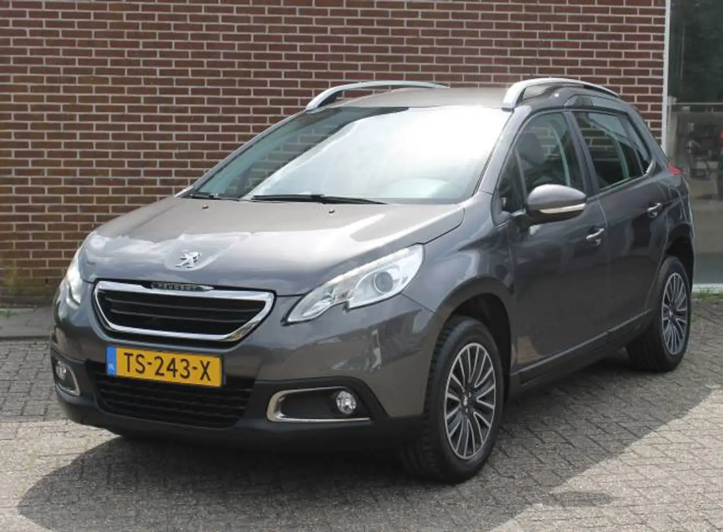 Peugeot 2008 1.2 PureTech 110pk S&amp;S Active Grijs - 1