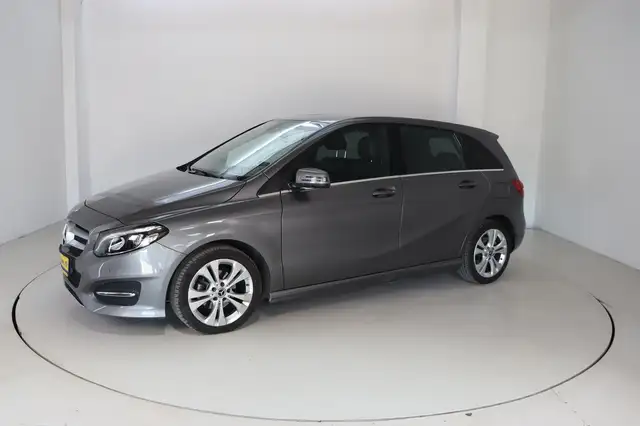 Mercedes-Benz B 180 d * LED * Navigation