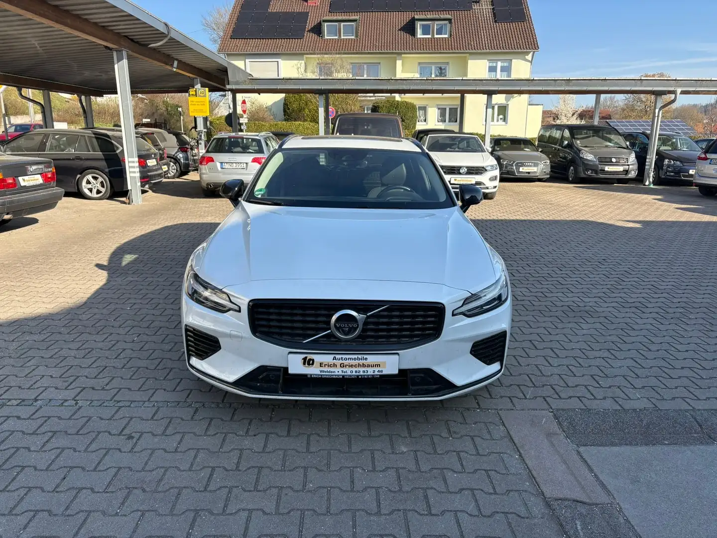 Volvo V60 R Design Expression Recharge Plug-In Hybrid AWD Wit - 2