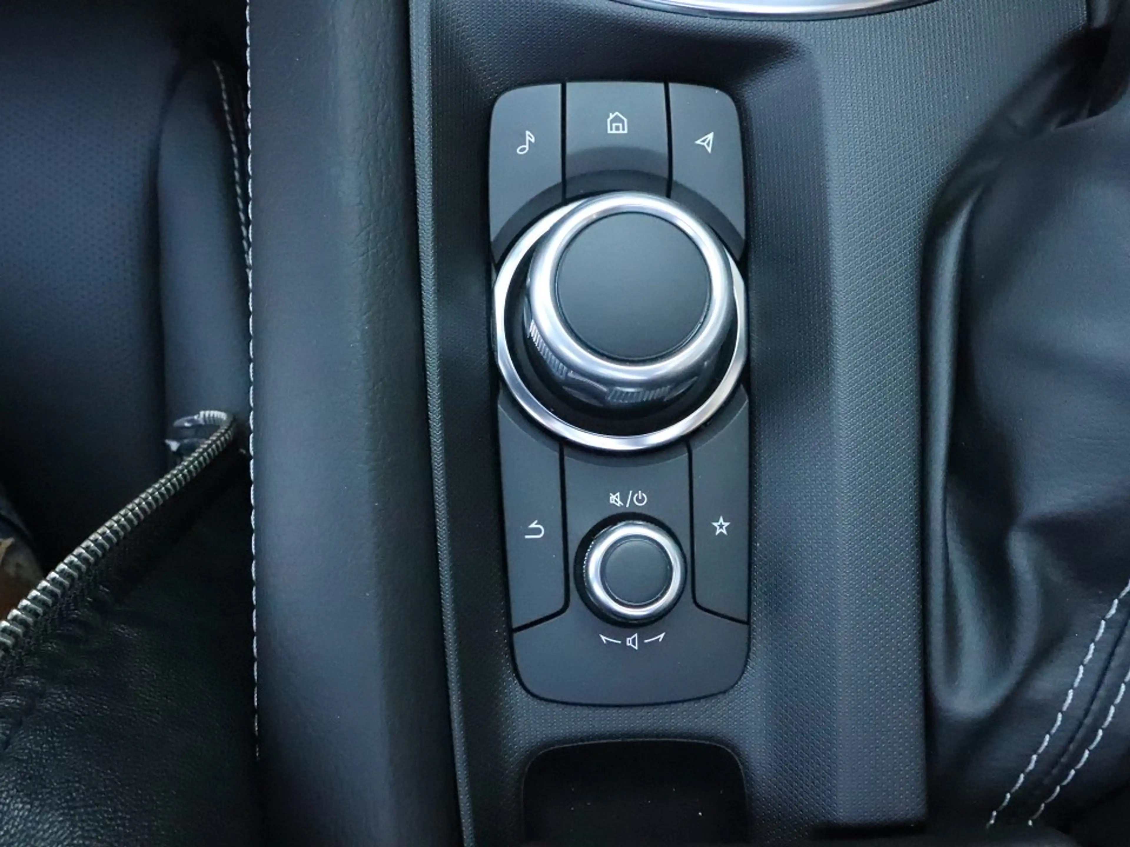 Mazda MX-5 2027 G-136 Exclusive-Line LEDER NAVI ACAA BOSE MAT — photo 14