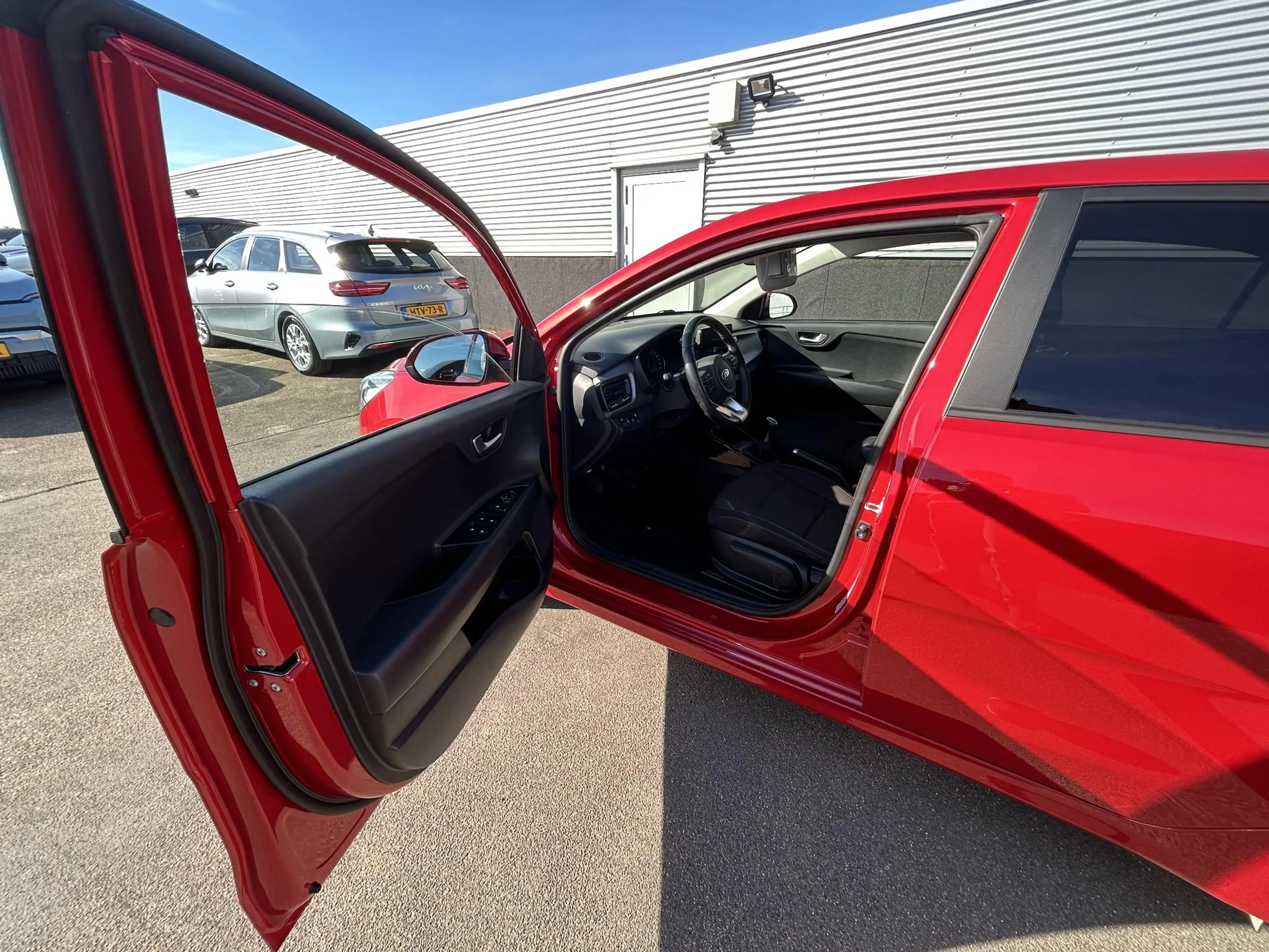 Kia Rio 1.0 T-GDi MHEV DynamicPlusLine Trekhaak, Nieuw gel — photo 13