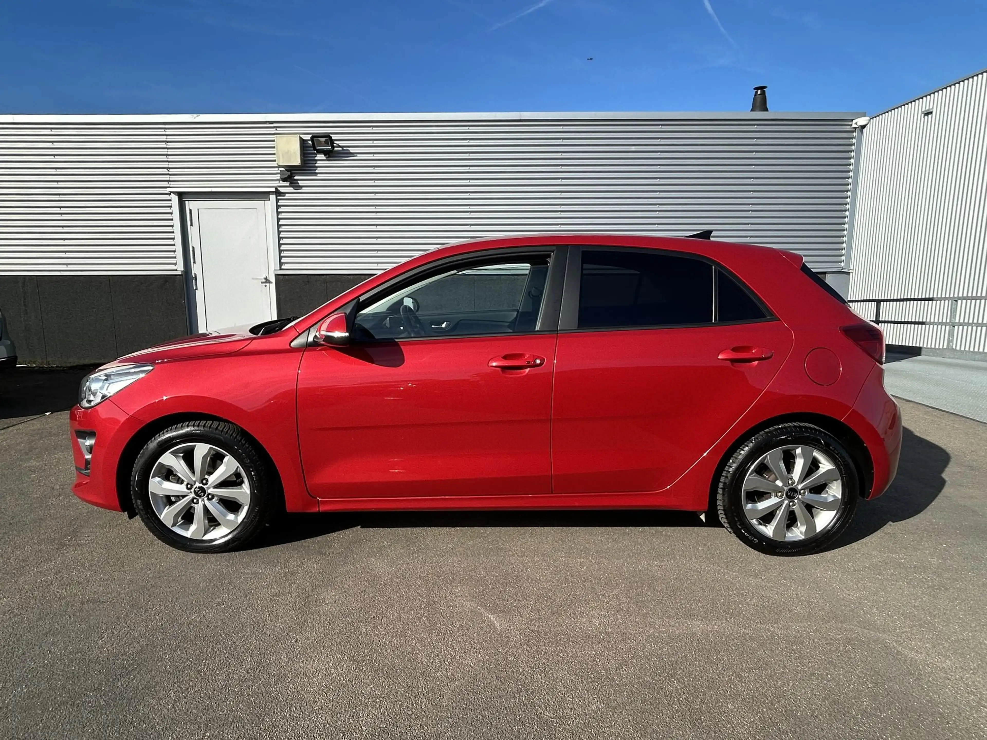 Kia Rio 1.0 T-GDi MHEV DynamicPlusLine Trekhaak, Nieuw gel — photo 3