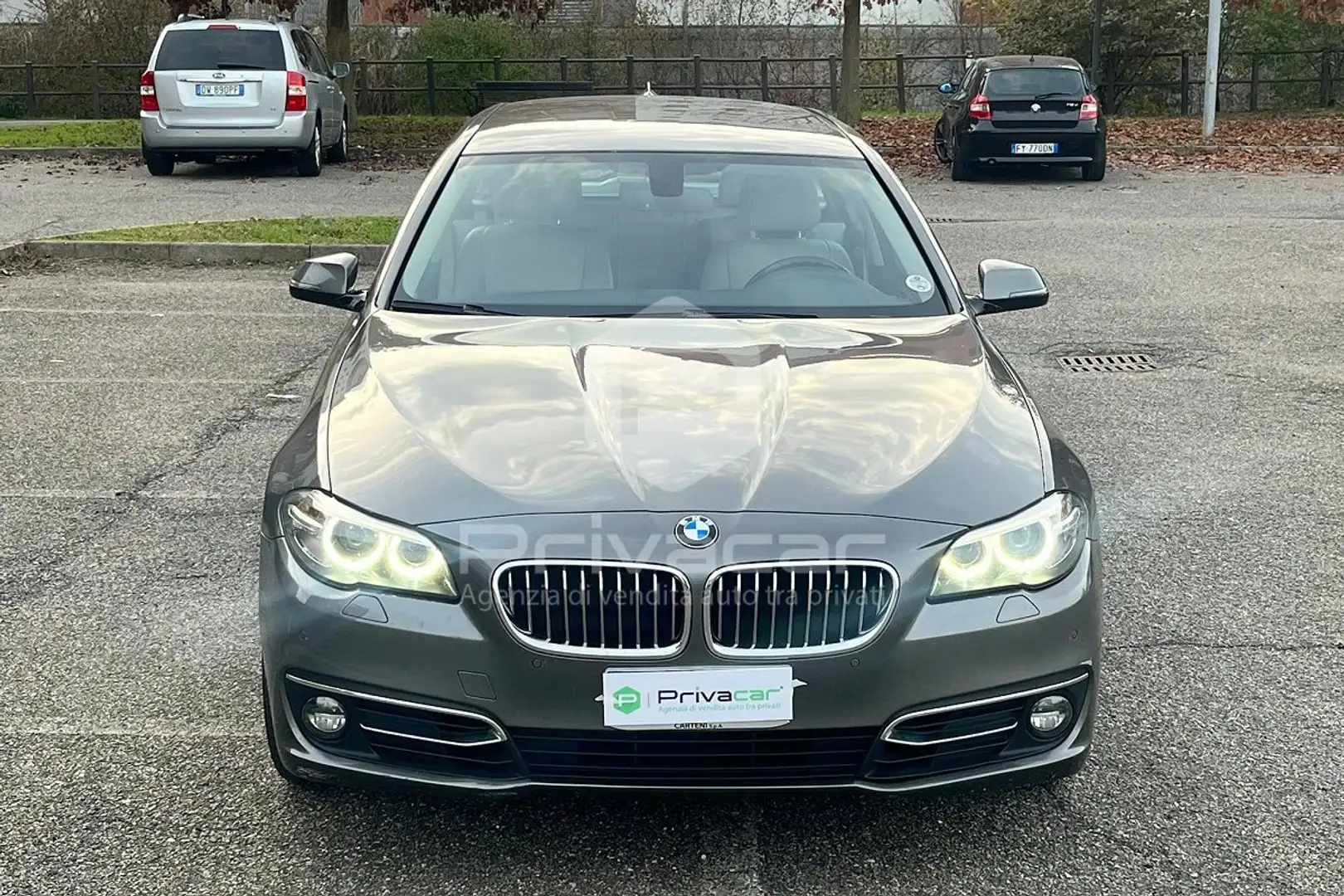 BMW 530 530d xDrive 258CV Touring Luxury Argento - 2