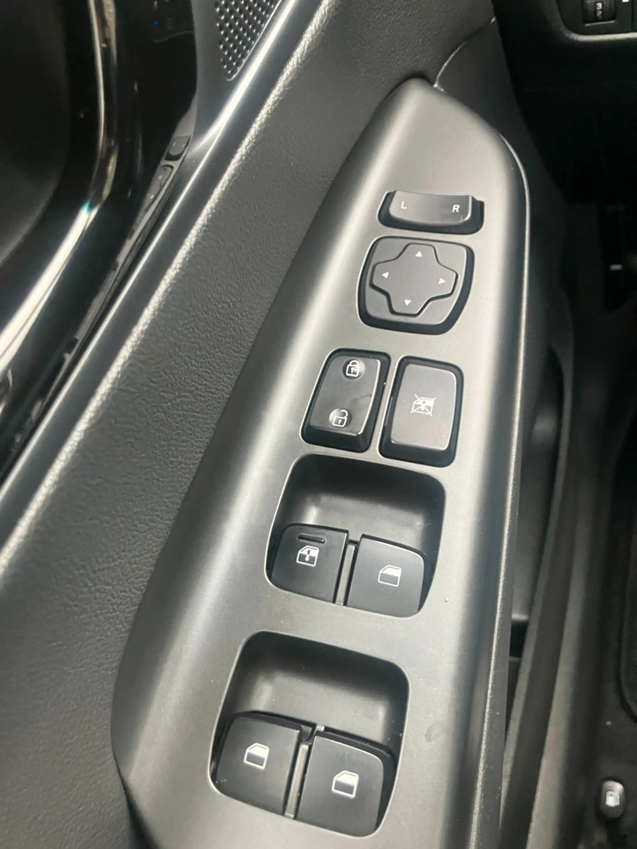 Hyundai KONA Style Hybrid 2WD — photo 32