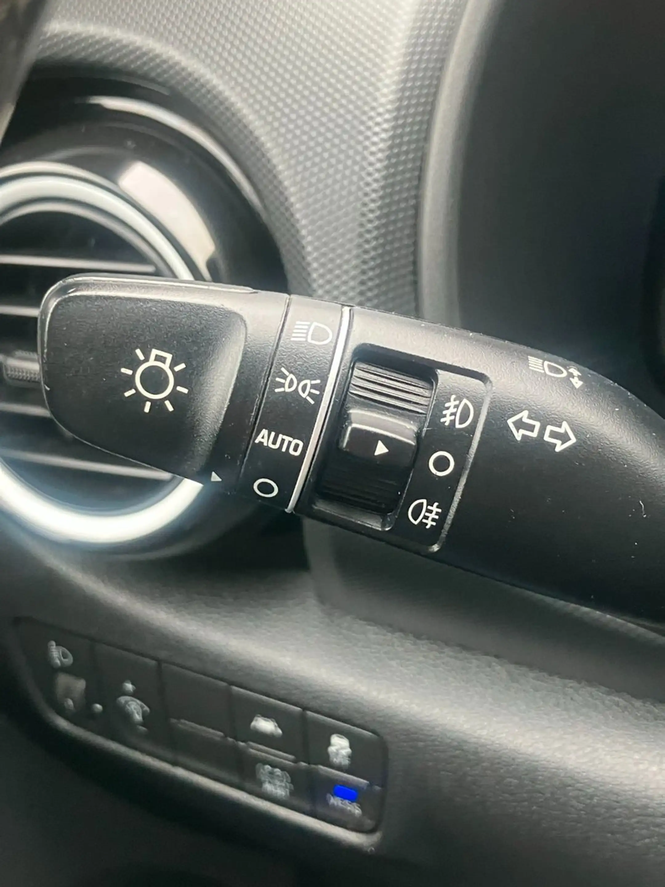 Hyundai KONA Style Hybrid 2WD — photo 30