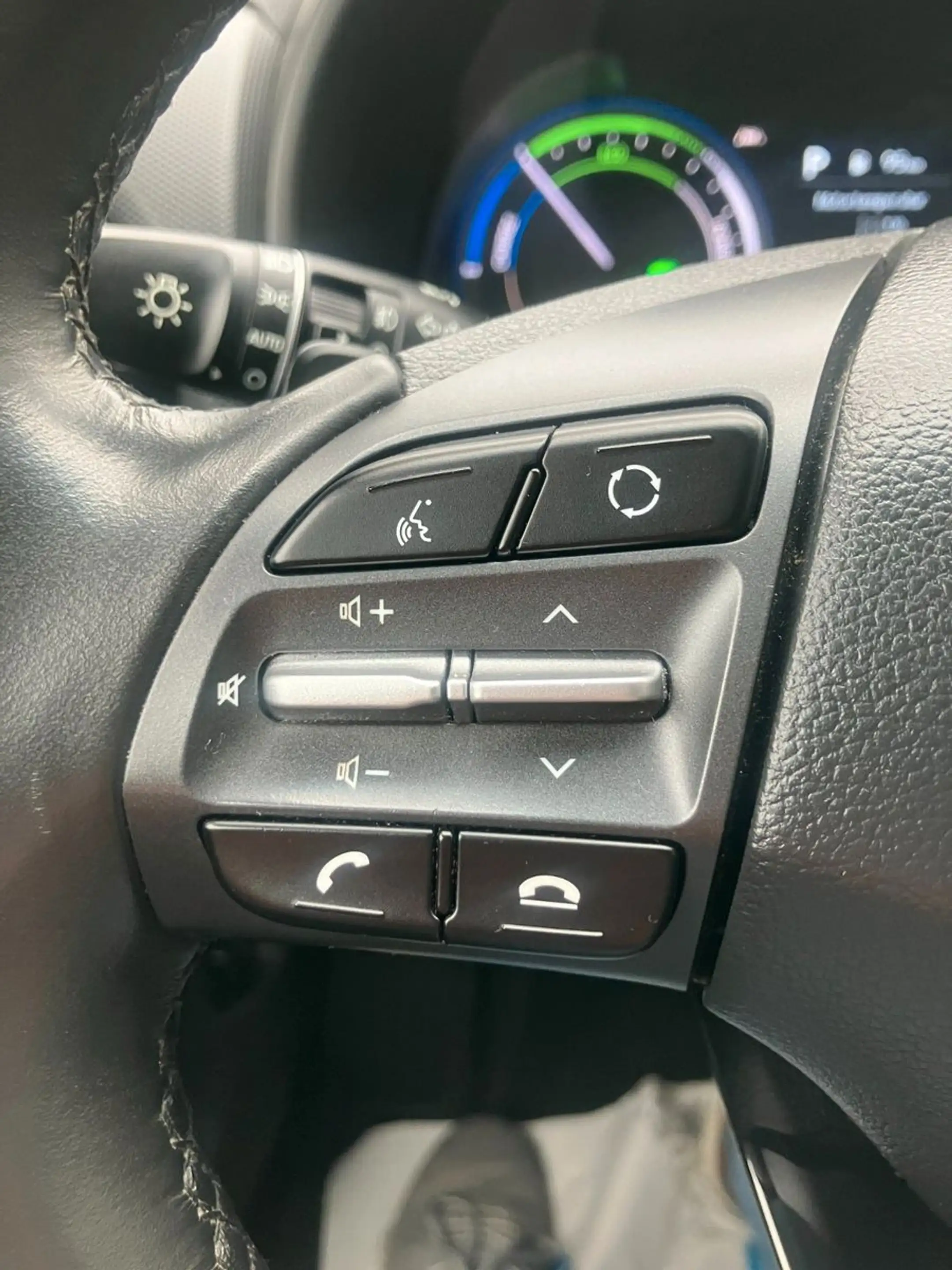 Hyundai KONA Style Hybrid 2WD — photo 28