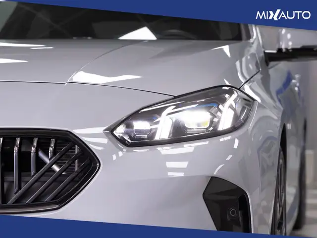 BMW 2 Series view 10
