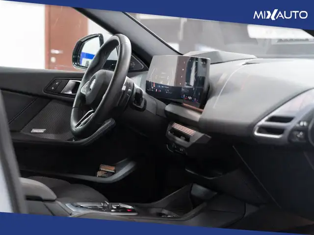 BMW 2 Series view 18