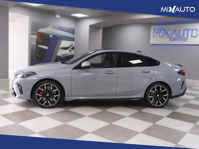 BMW 2 Series view 3
