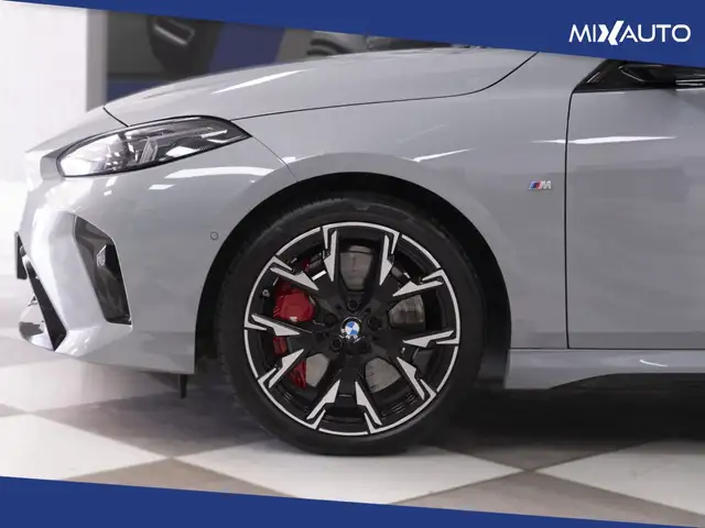 BMW 2 Series view 8