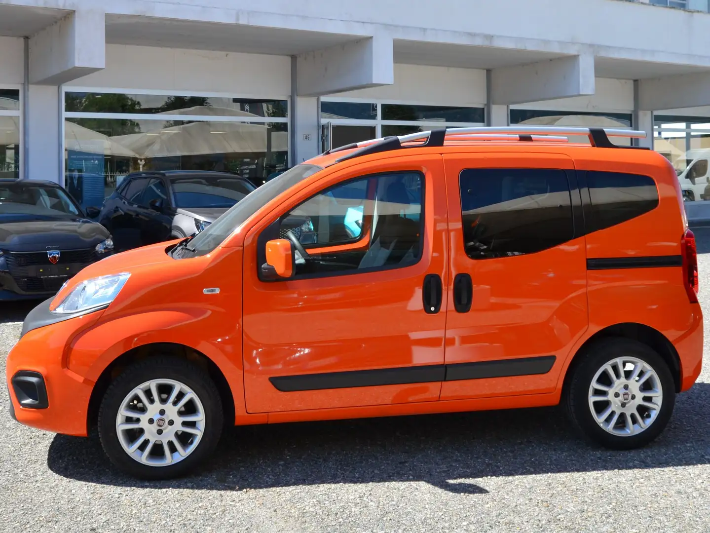 Fiat Qubo Qubo 2017 1.4 8v Lounge 77cv Arancione - 2