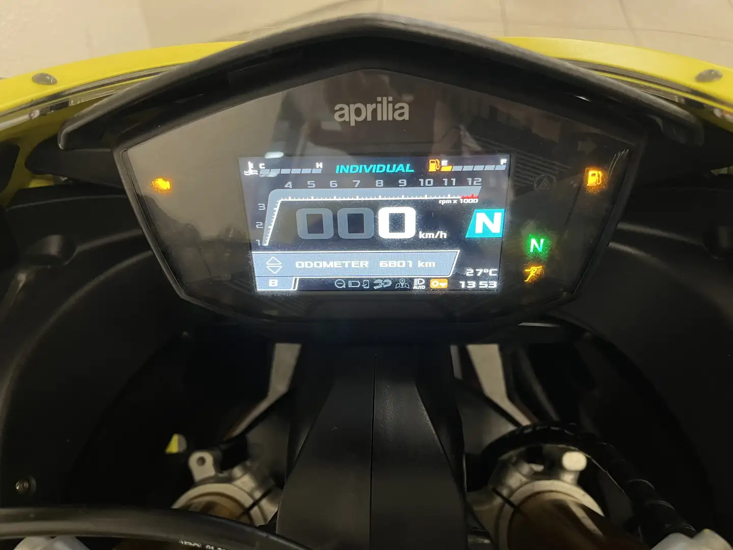 Aprilia RS 660 Geel - 2
