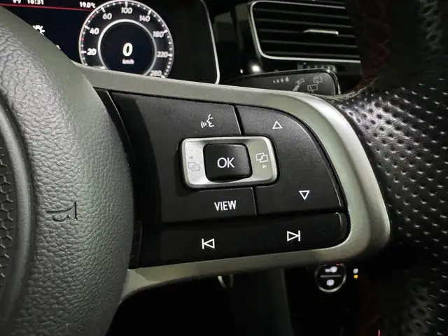 Volkswagen Golf view 13