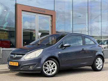 1.4-16V Cosmo | Radio | Climate Control | Half Led