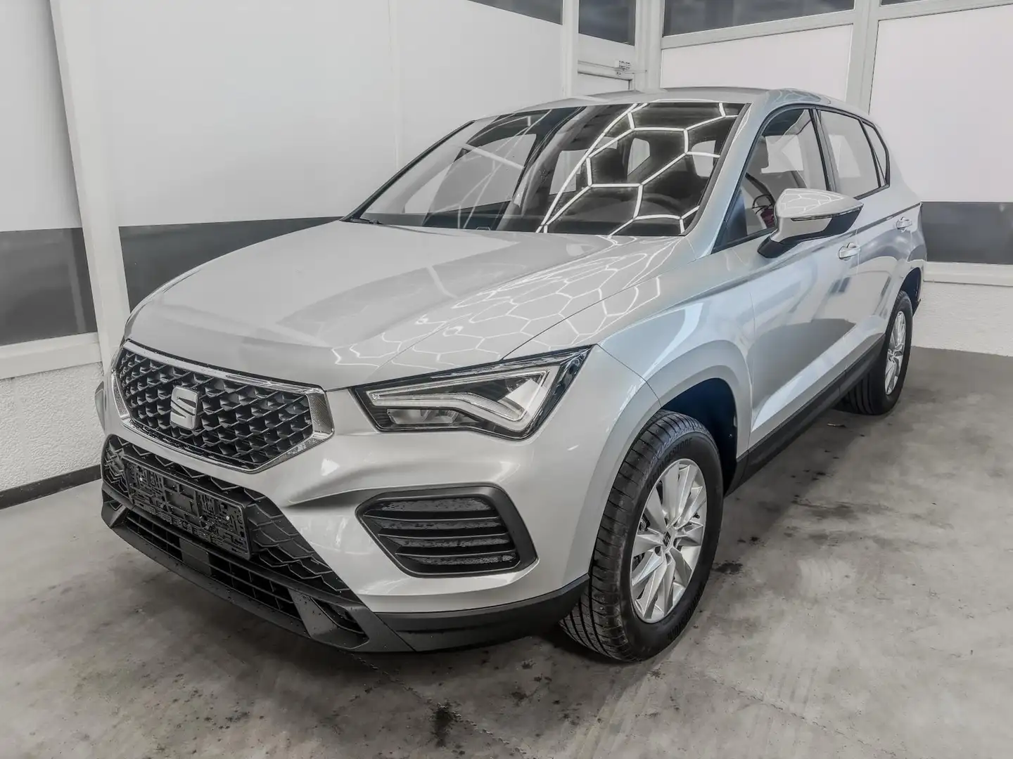 SEAT Ateca EDITION KLIMAAUTOMATIK ALU TEMPOMAT EL.PAKET 1.... Silber - 1