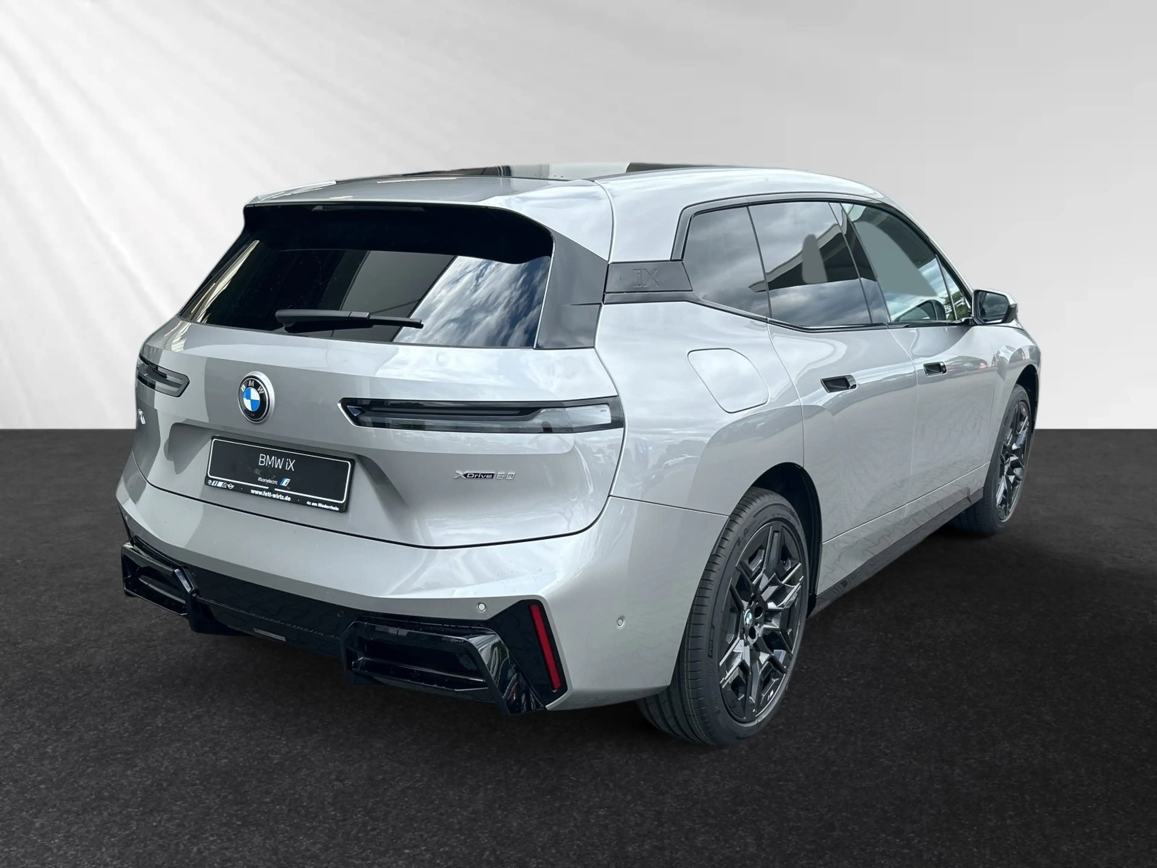 BMW iX xDrive60 M Sport Pro|AHK|SkyLounge|Autobahnass. — photo 3