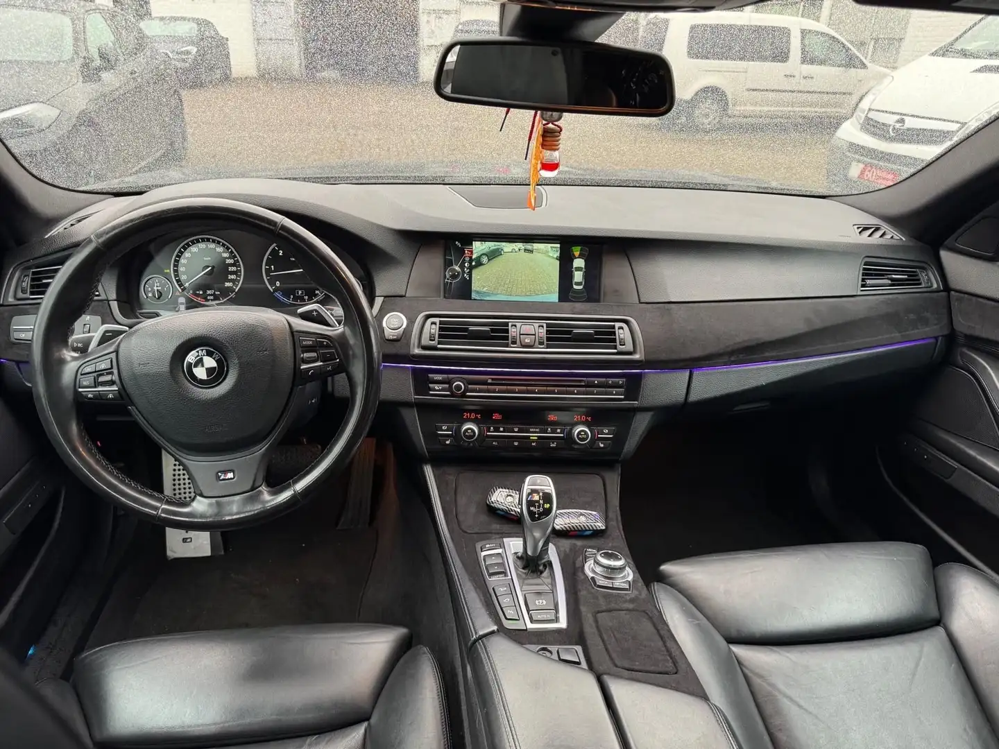 BMW 550 d xDrive ACC Leder BiXenon Hifi Navi Schwarz - 2