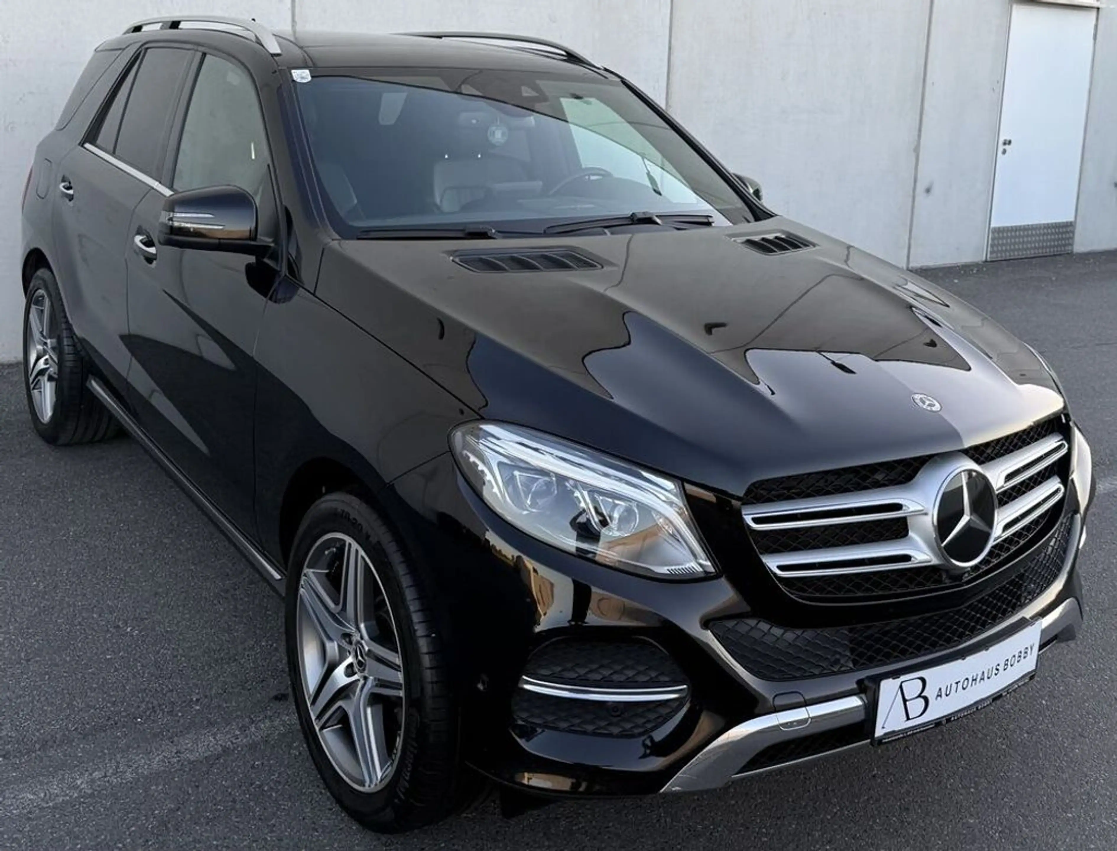 Mercedes-Benz GLE 400 4Matic — photo 6