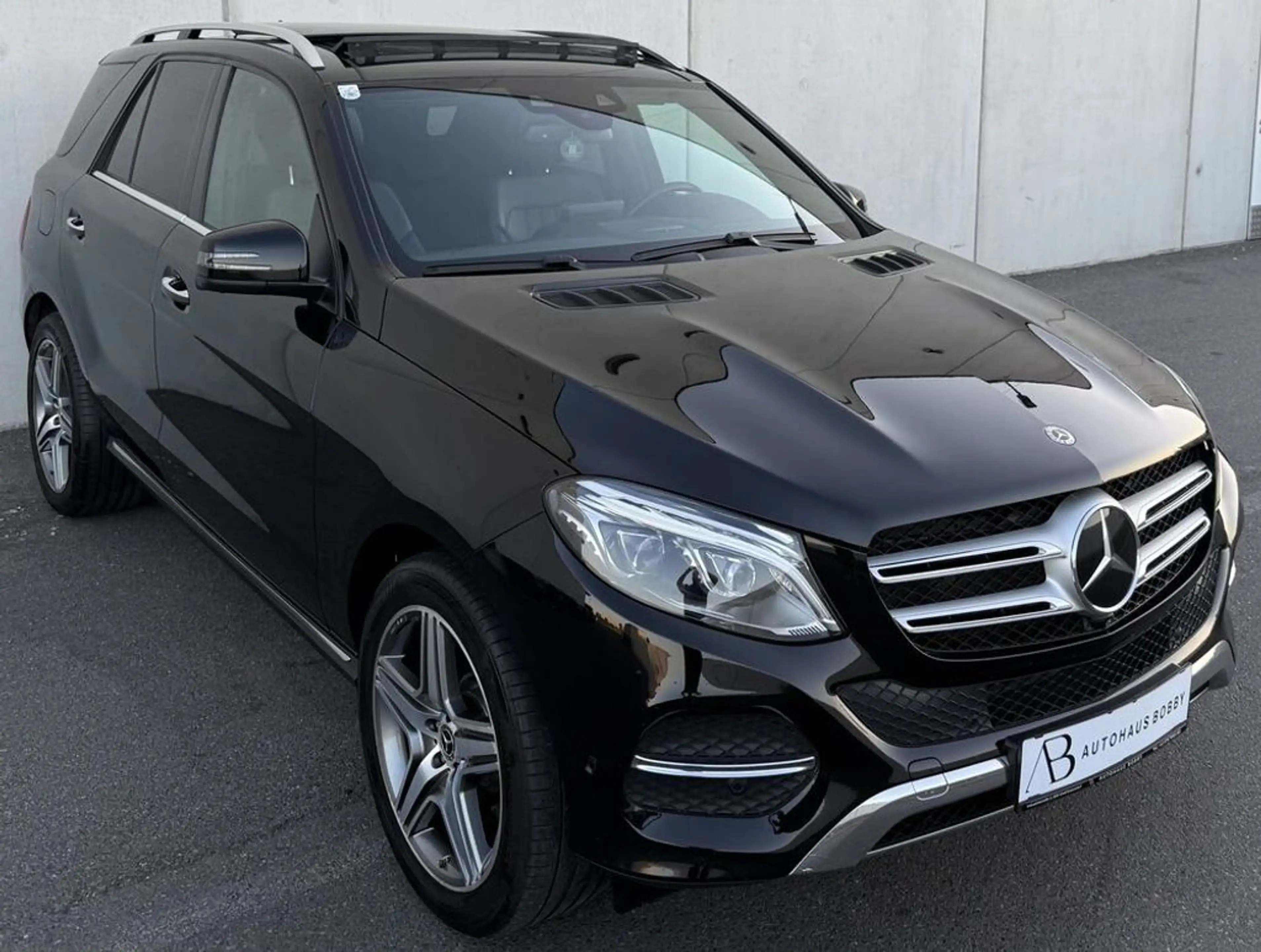 Mercedes-Benz GLE 400 4Matic — photo 9
